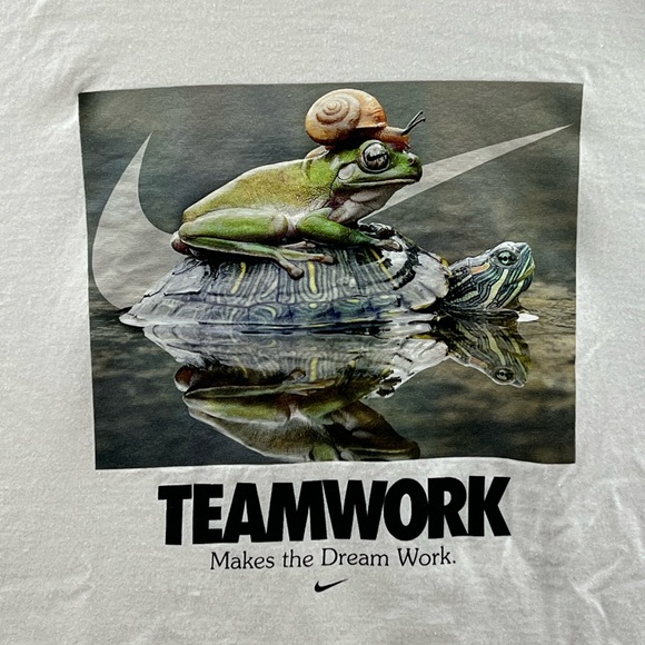 Nike Teamwork Makes The Dream Work White Graphic T-Shirt Men’s Size Medium - Picture 4 of 5